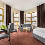 Garner - Schoeneberg By Ihg Hotel