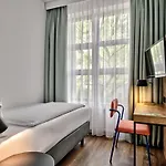 מלון Garner - Schoeneberg By Ihg 3*